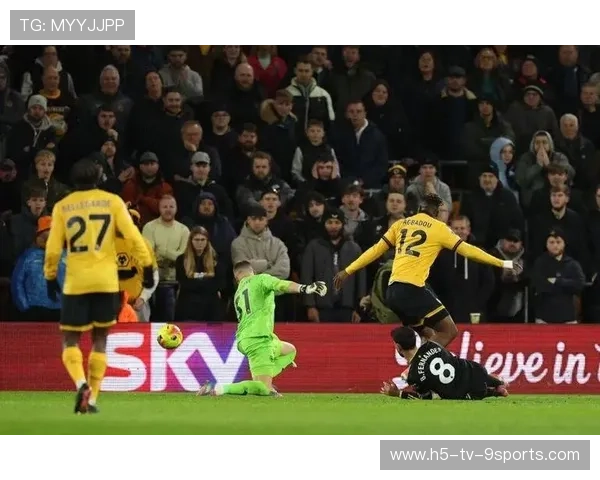 欧冠高位逼抢研究逐步成为现代教练攻防策略的基石